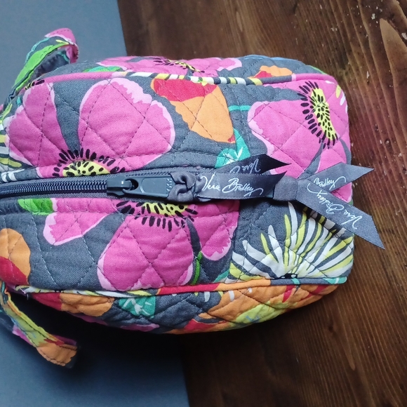 Vera Bradley cosmetic bag - Picture 4 of 16